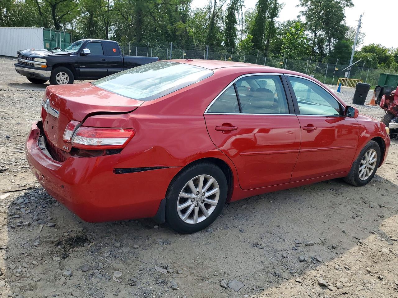 2011 Toyota Camry Xle - Image 3