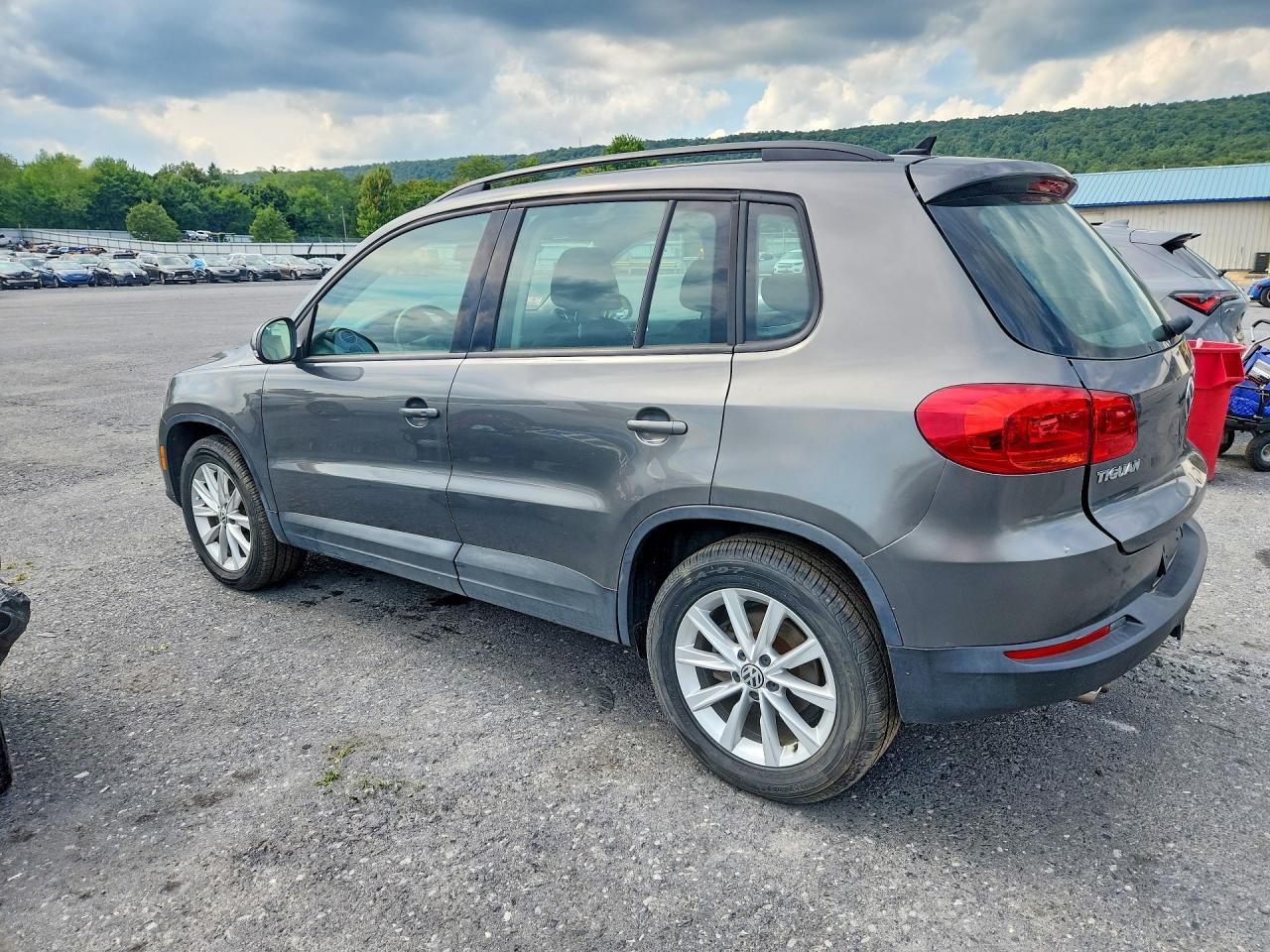 2018 Volkswagen Tiguan Limited - Image 2