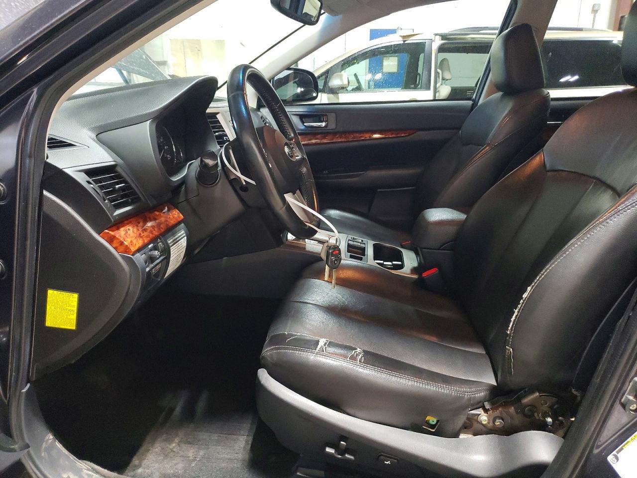 2011 Subaru Outback 3.6R Limited - Image 7