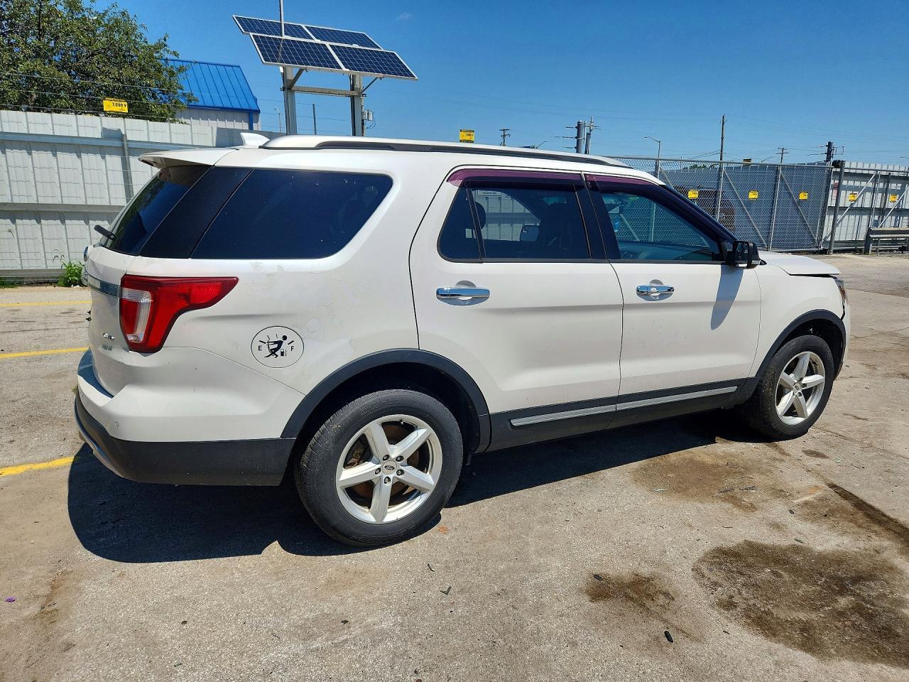 2016 Ford Explorer Xlt - Image 3