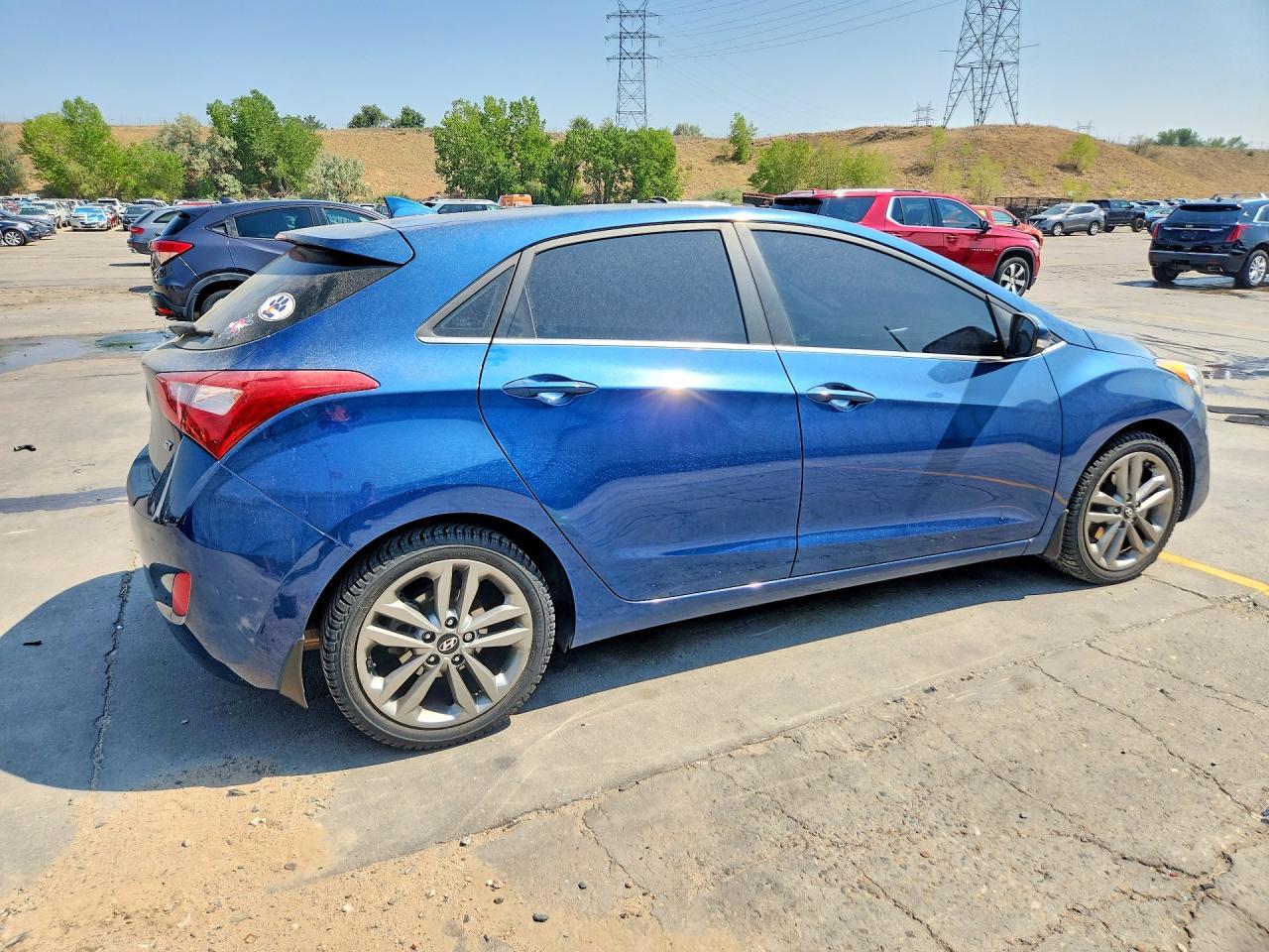 2016 Hyundai Elantra Gt Base - Image 3