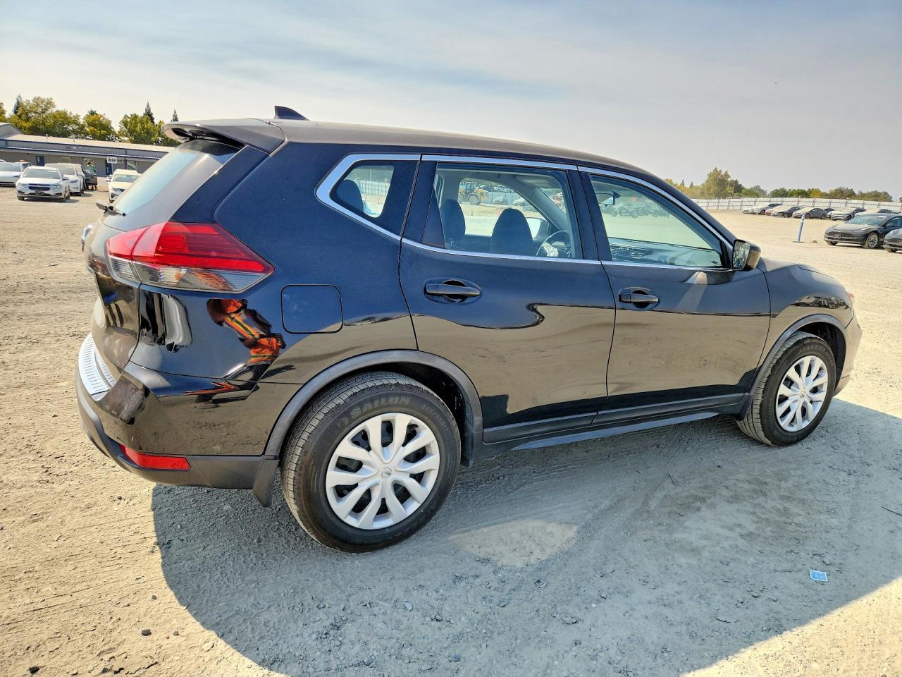 2017 Nissan Rogue S - Фото 3