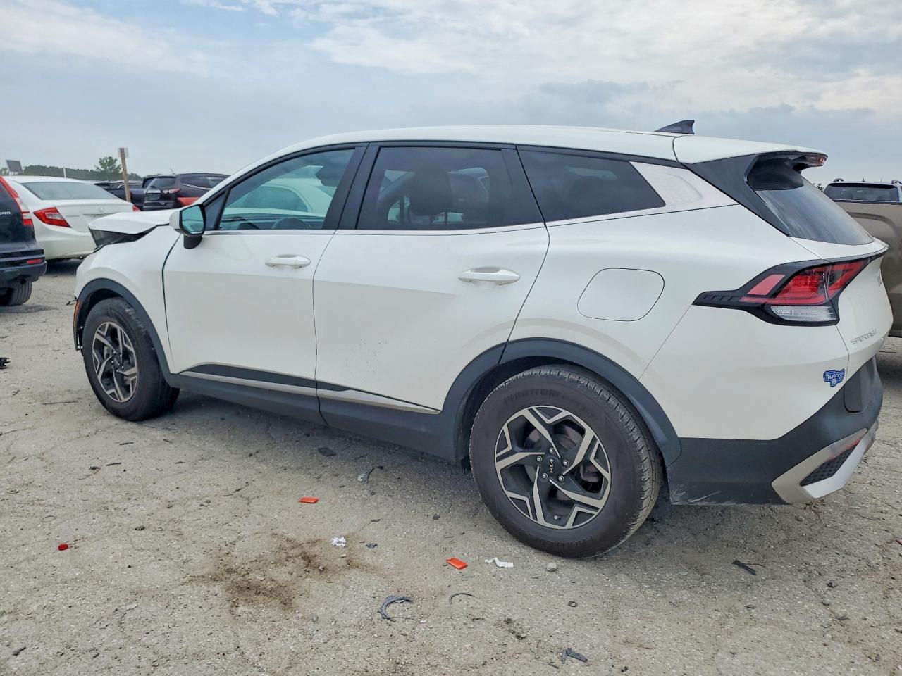 2023 Kia Sportage Lx - Image 2