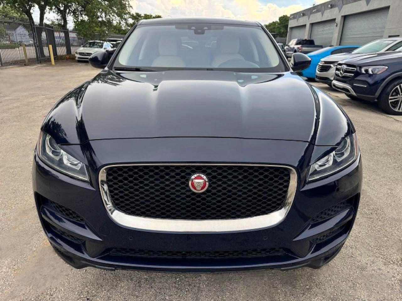 2020 Jagu F-Pace Pre - Фото 5