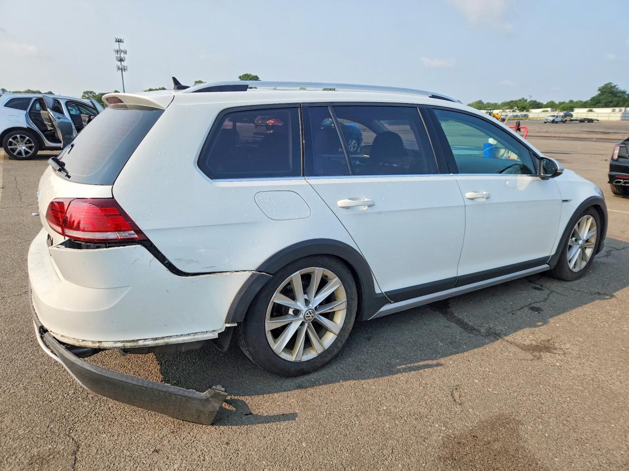 2019 Volkswagen Golf Alltrack S - Фото 3