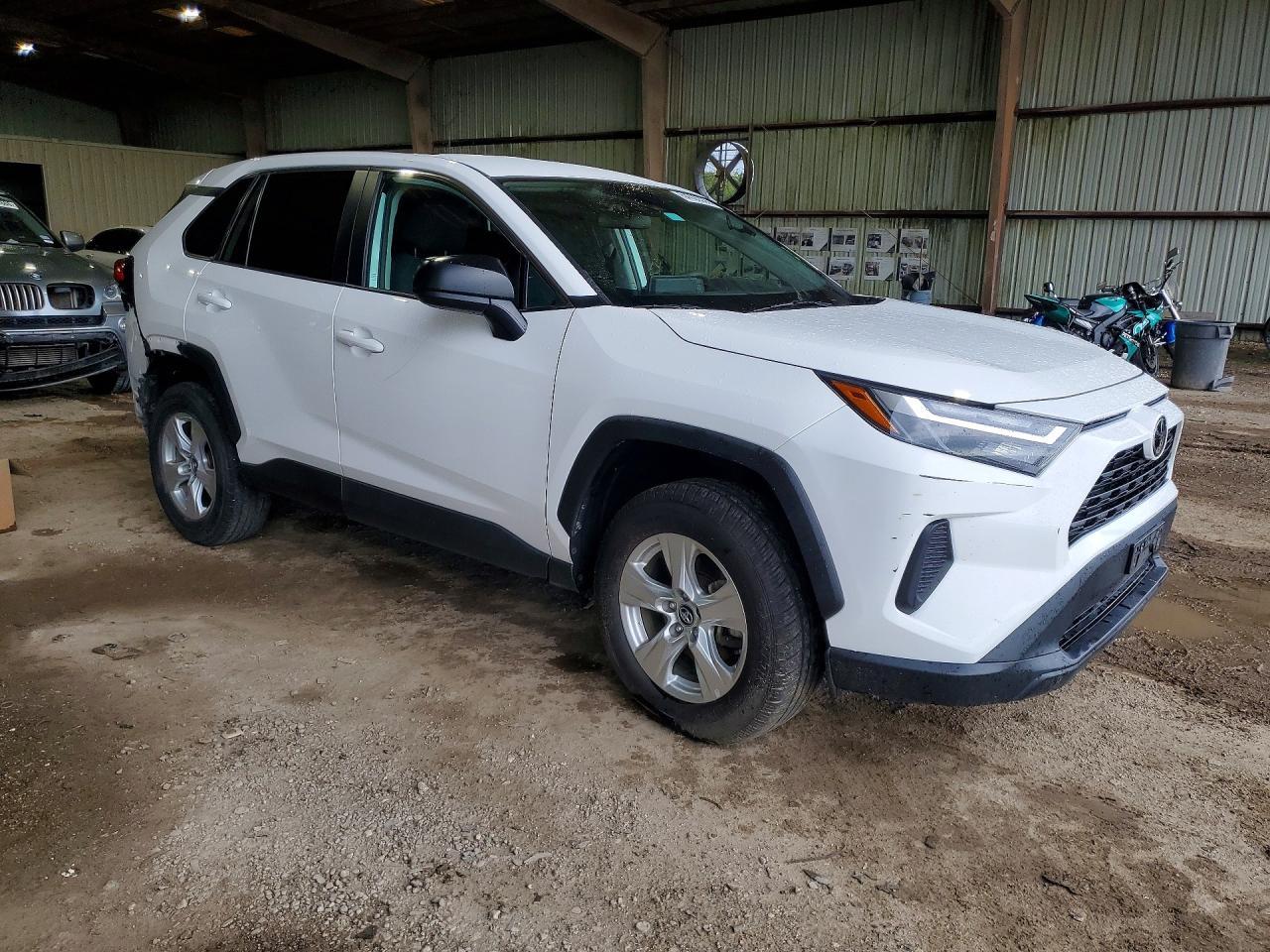 2023 Toyota Rav4 Le - Image 4