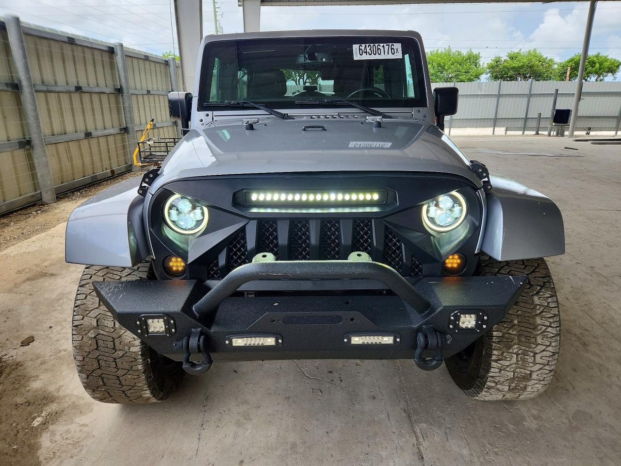 2017 Jeep Wrangler Unlimited Sahara - Фото 5