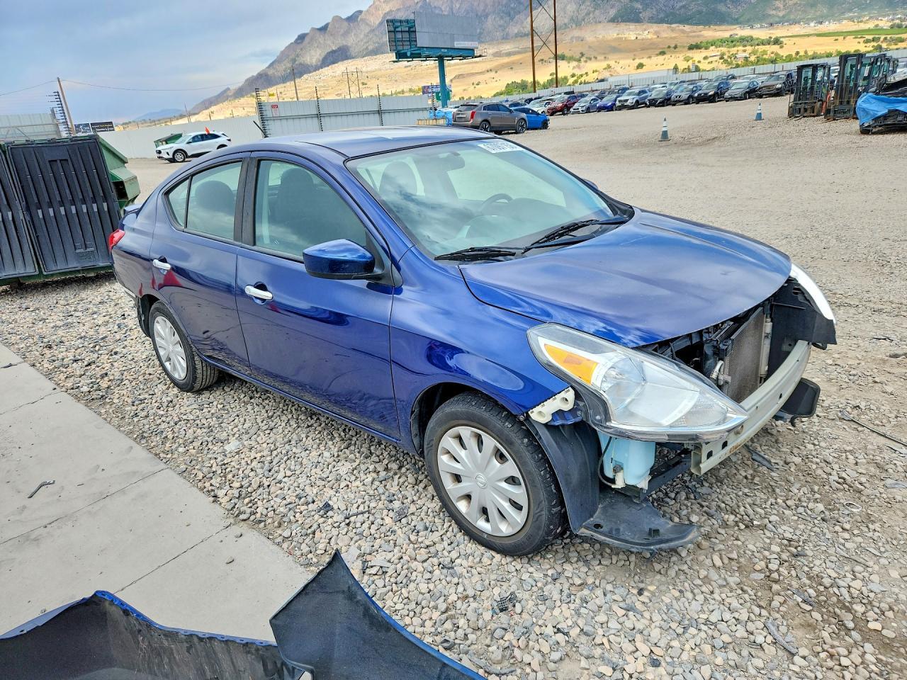 2019 Nissan Versa Sv - Image 4