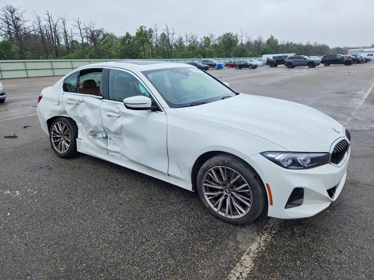 2024 BMW 330Xi - Image 4