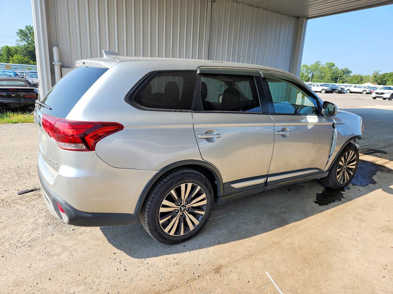 2019 Mitsubishi Outlander Se - Image 3