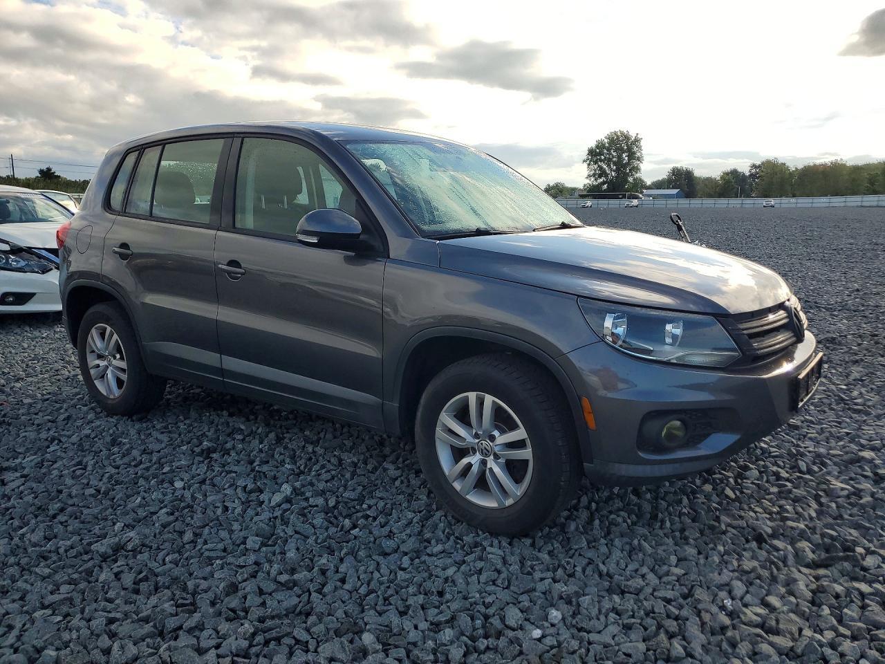 2014 Volkswagen Tiguan S - Фото 4