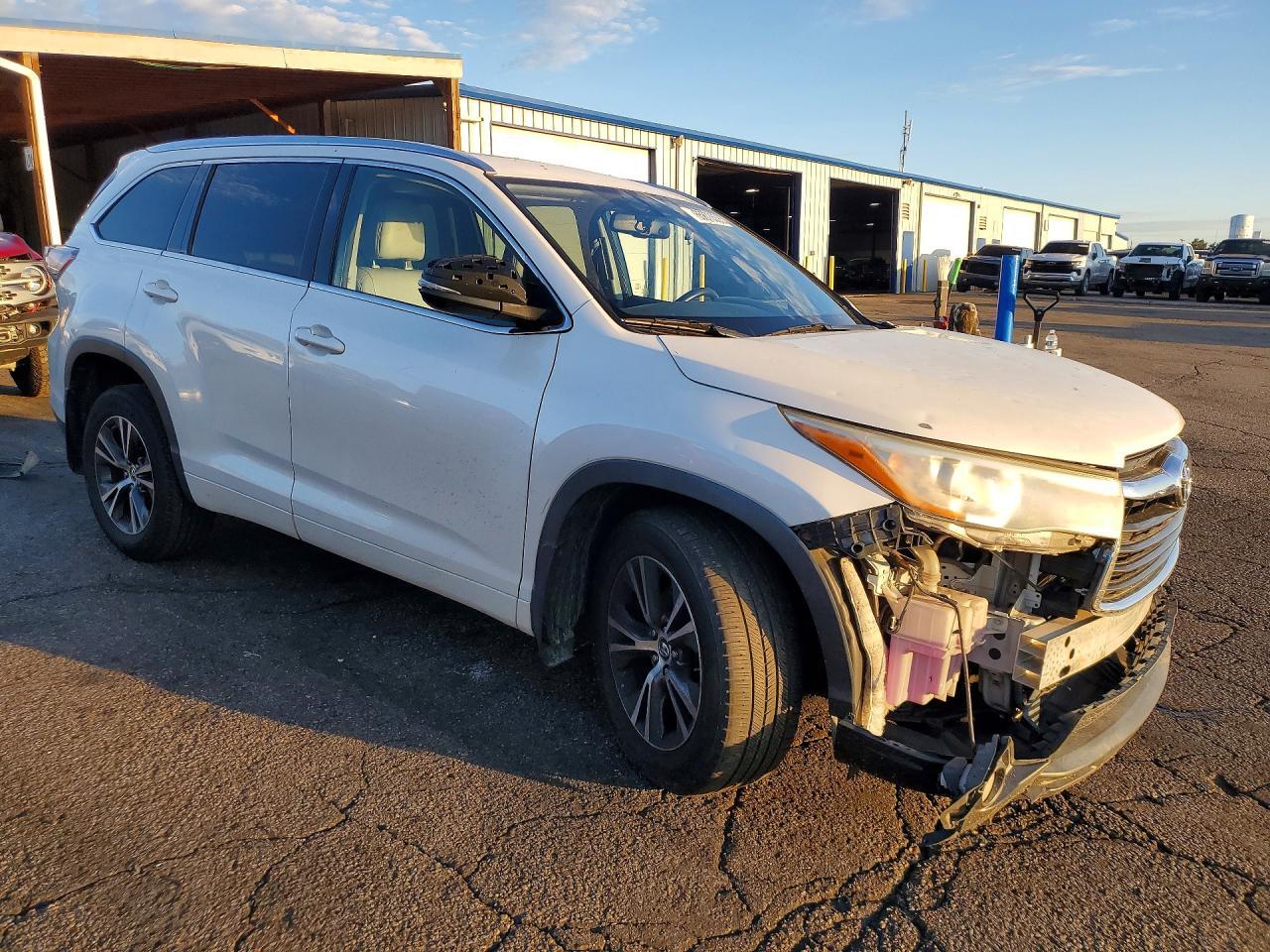 2016 Toyota Highlander Xle - Image 4