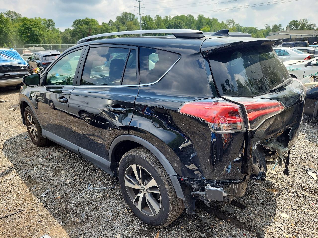2018 Toyota Rav4 Xle - Image 2