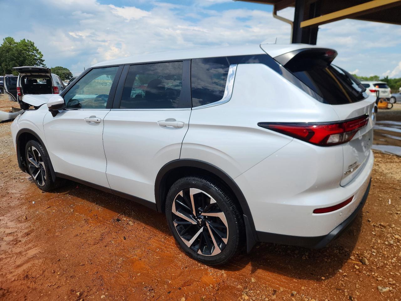 2022 Mitsubishi Outlander Es - Фото 2