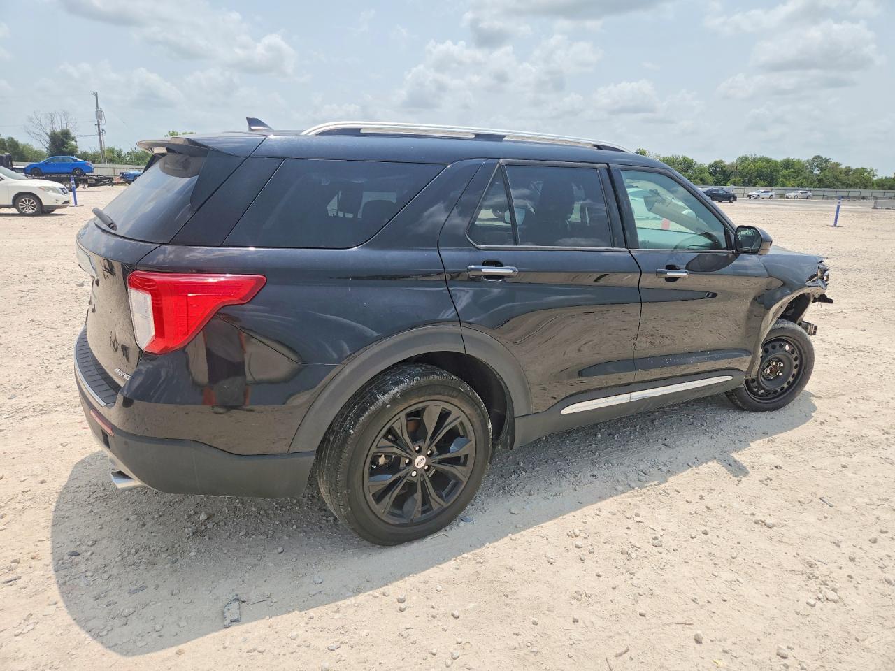 2023 Ford Explorer Limited - Image 3