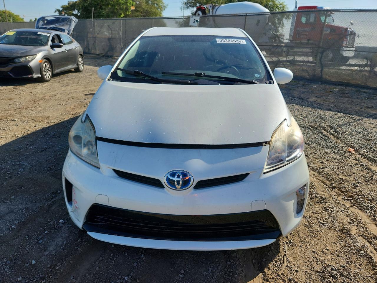 2013 Toyota Prius Three - Image 5