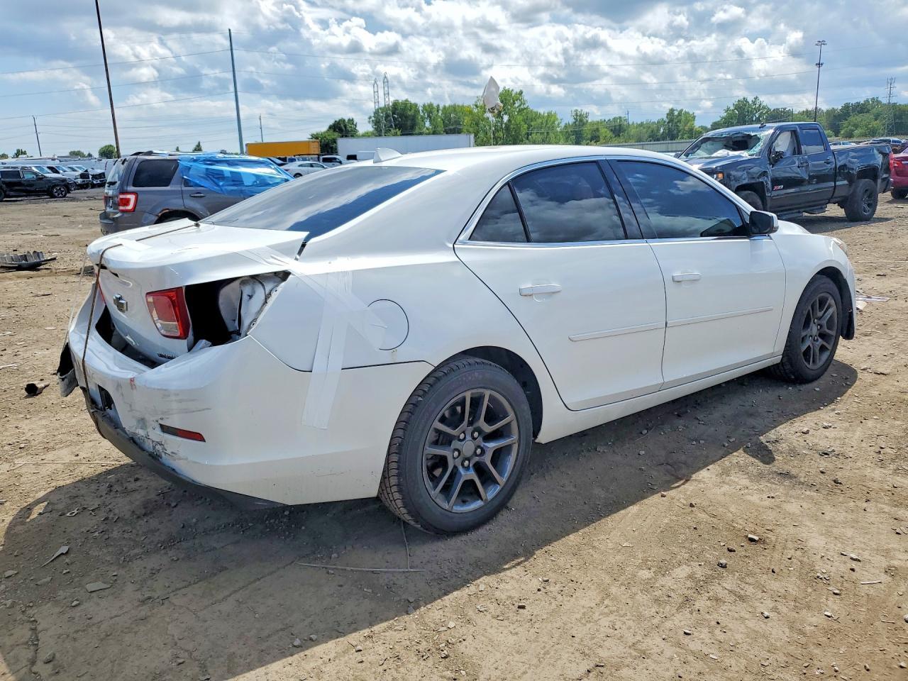 2013 Chevrolet Malibu 1Lt - Image 3