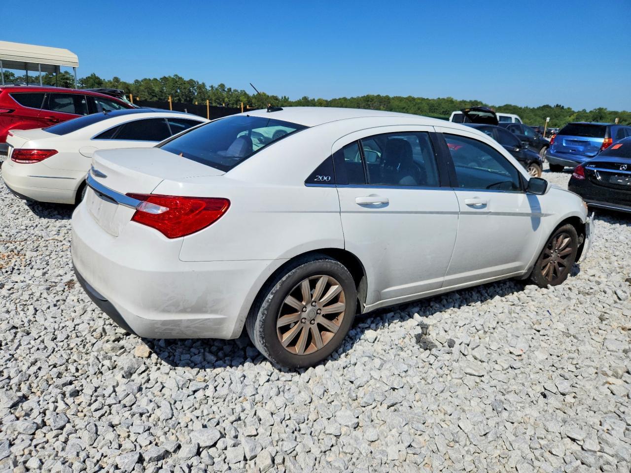 2012 Chrysler 200 Touring - Фото 3