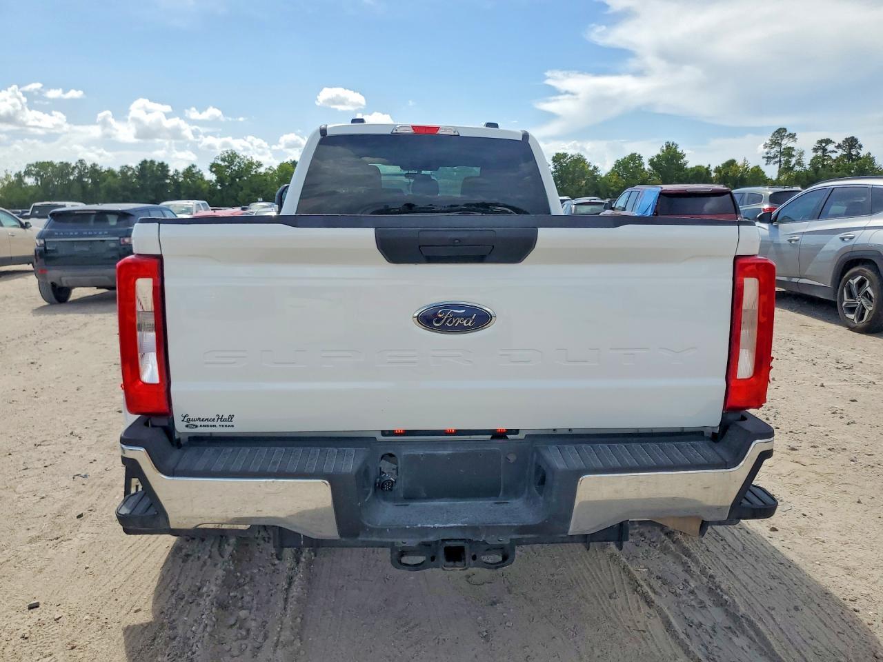 2025 Ford F350 Super Duty - Фото 6