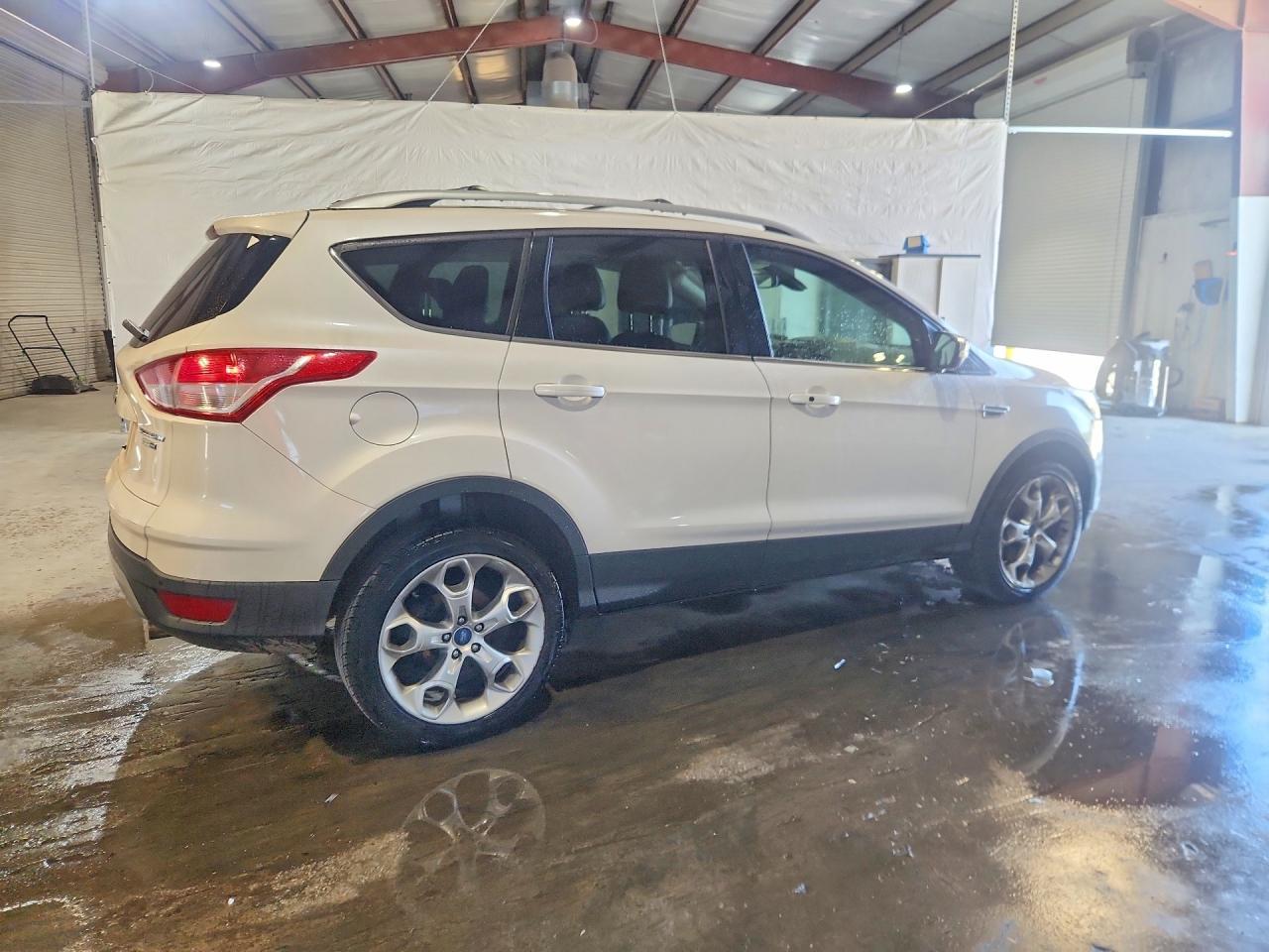 2013 Ford Escape Titanium - Фото 3