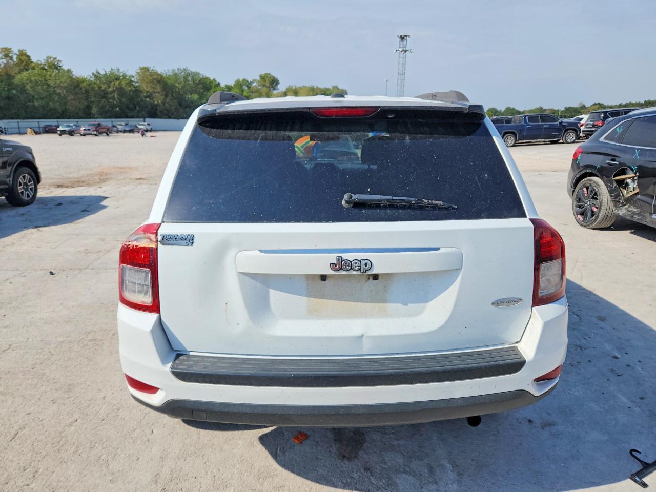 2017 Jeep Compass Latitude - Image 6