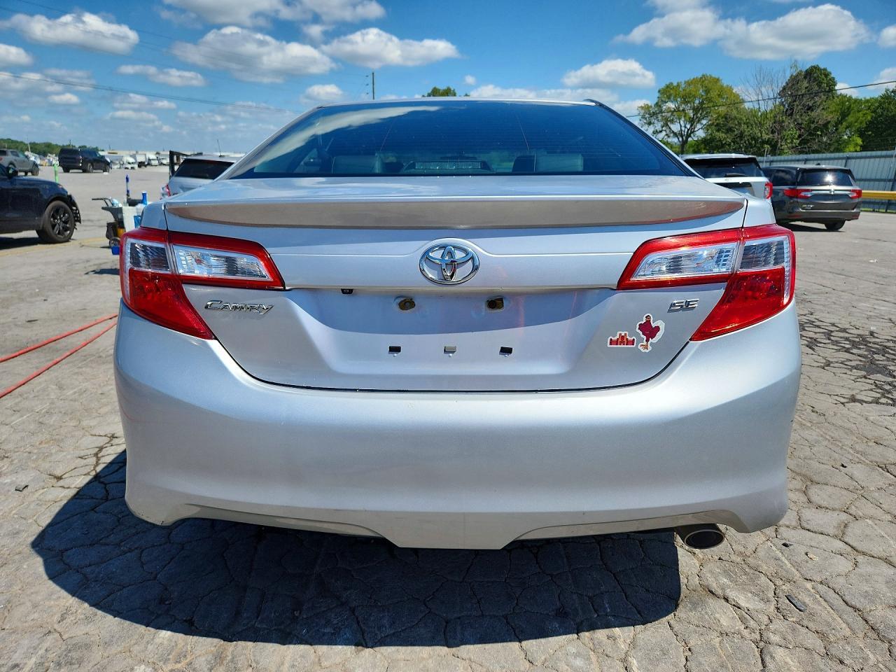 2014 Toyota Camry Se - Фото 6