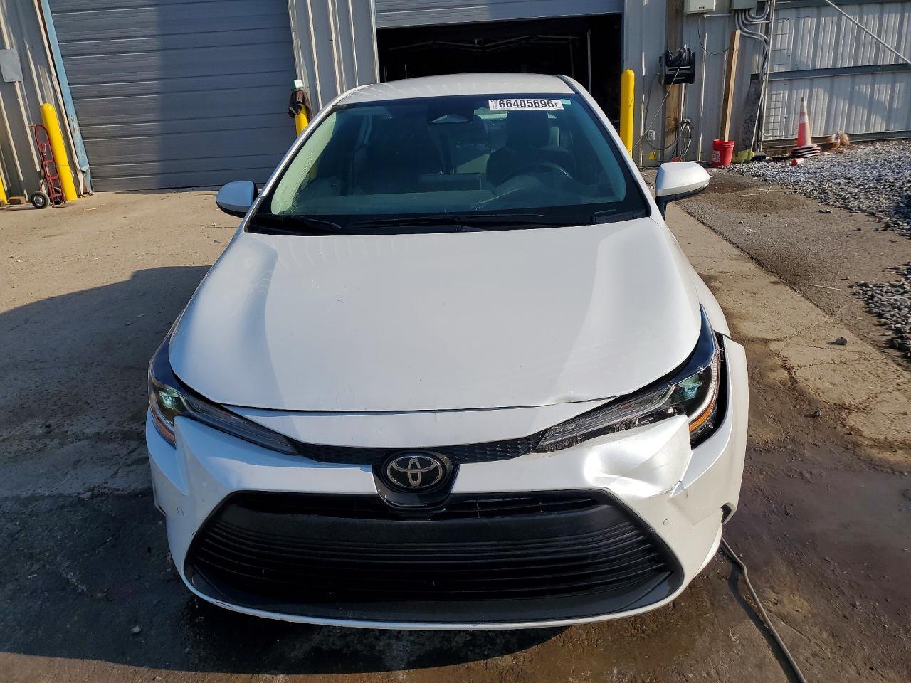 2025 Toyota Corolla Le - Image 5
