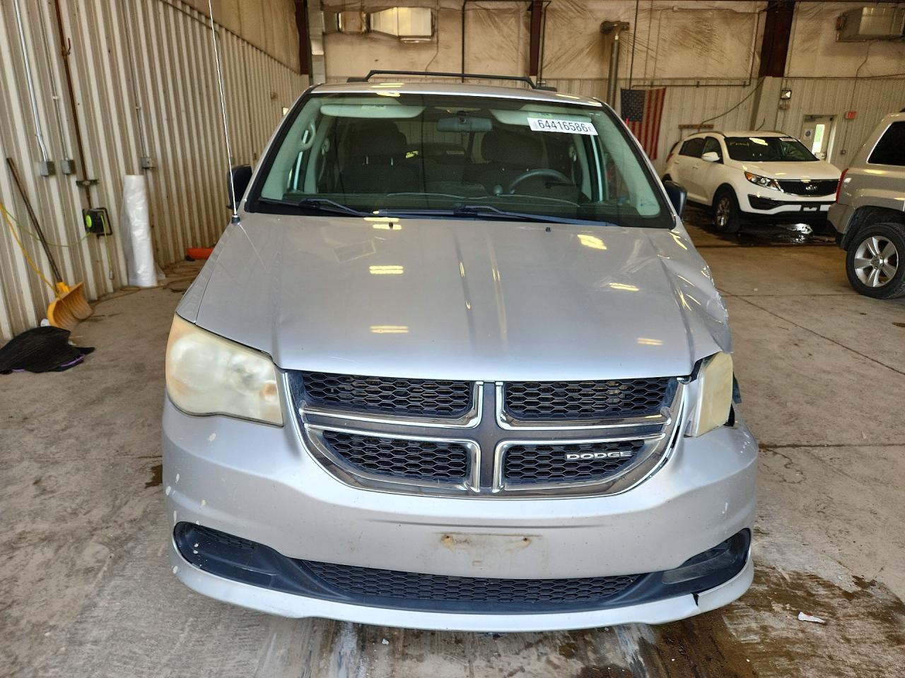 2011 Dodge Grand Caravan Express - Image 5