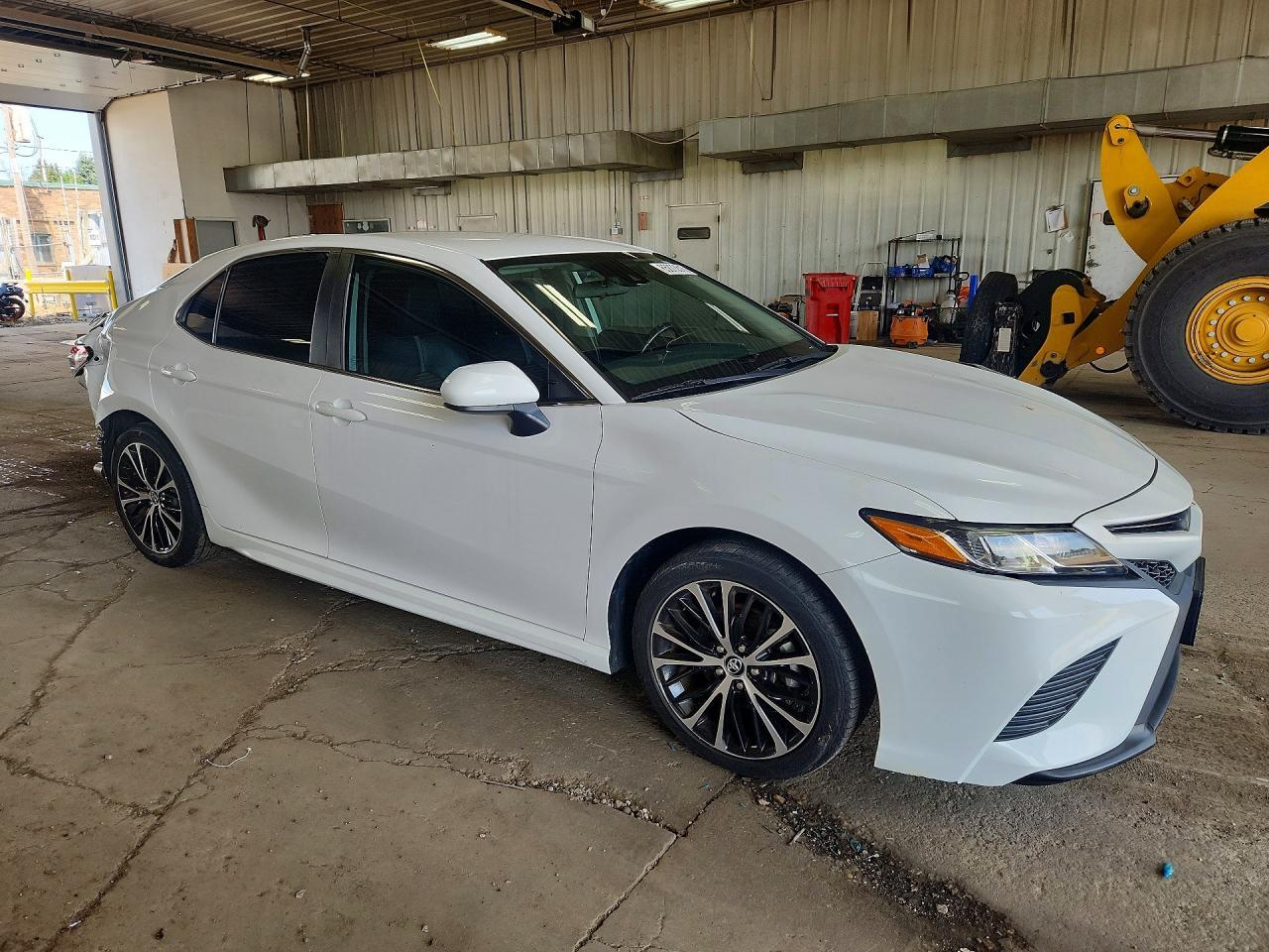 2020 Toyota Camry Se - Image 4