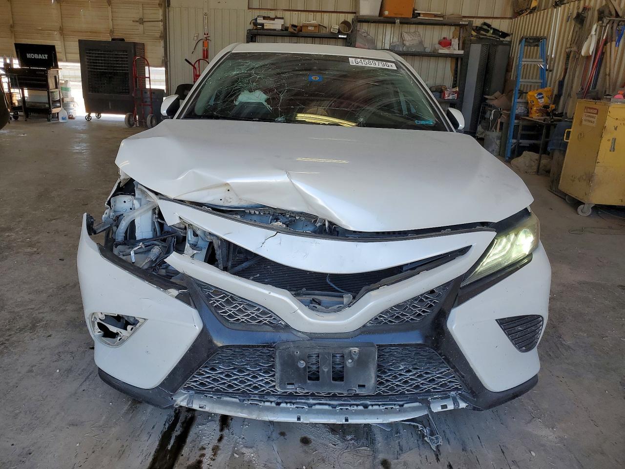 2020 Toyota Camry Xse - Фото 5