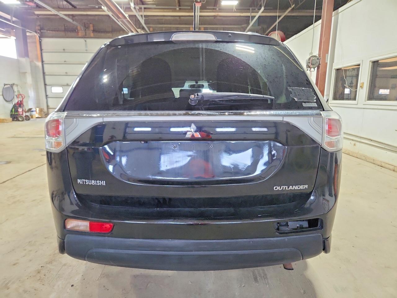 2014 Mitsubishi Outlander Se - Image 6