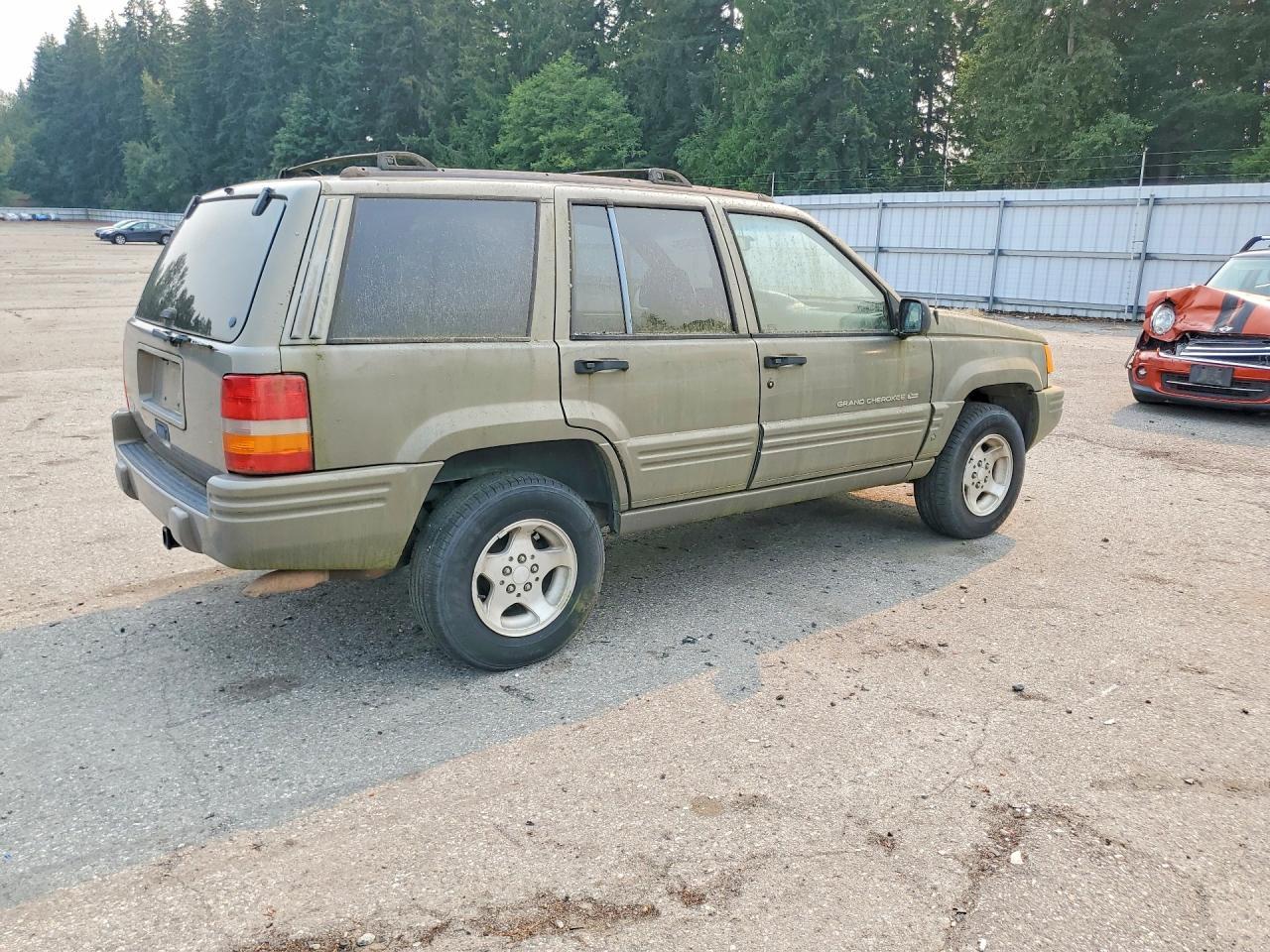 1998 Jeep Grand Cherokee Laredo - Image 3