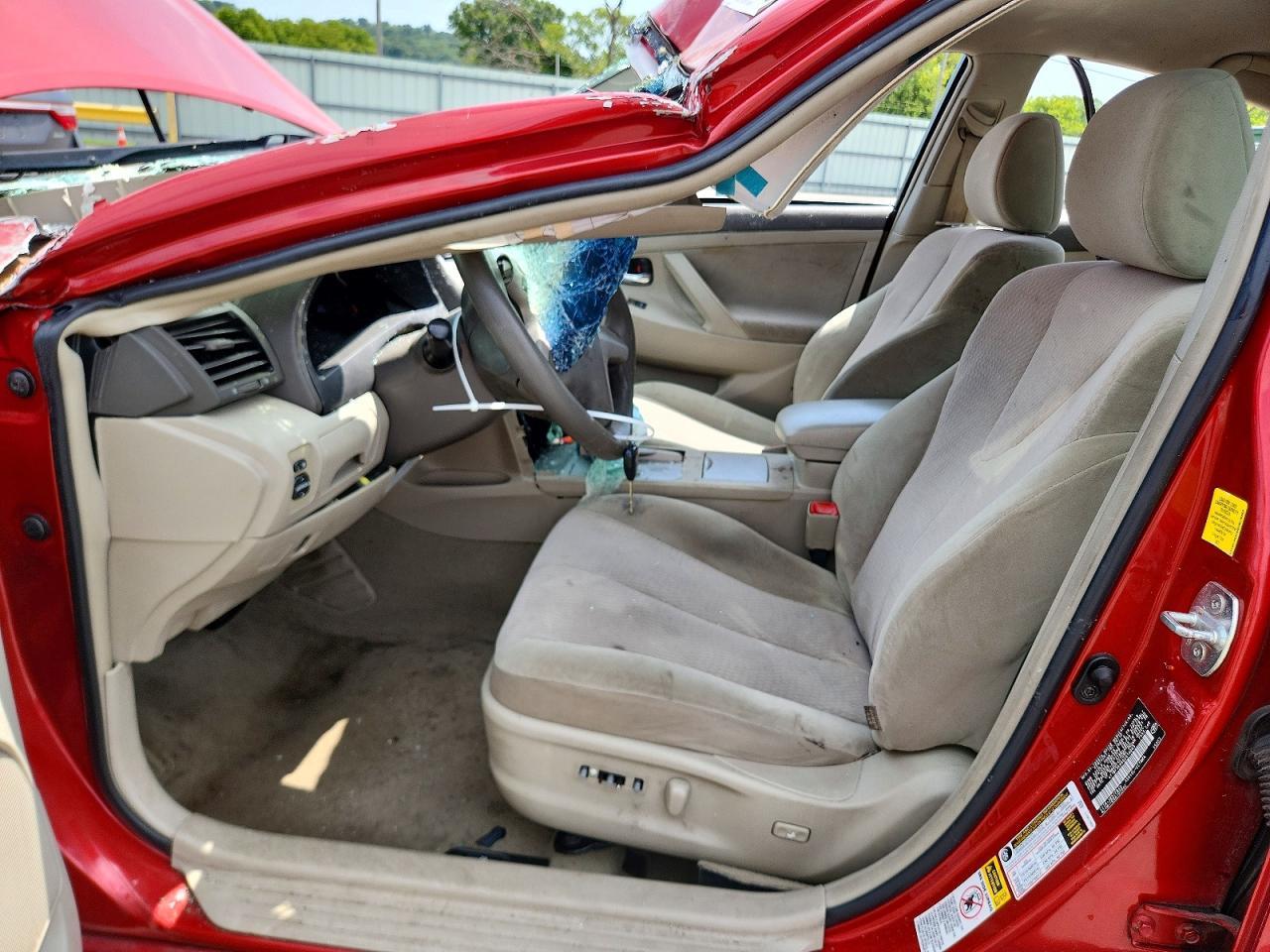 2011 Toyota Camry Le - Image 7