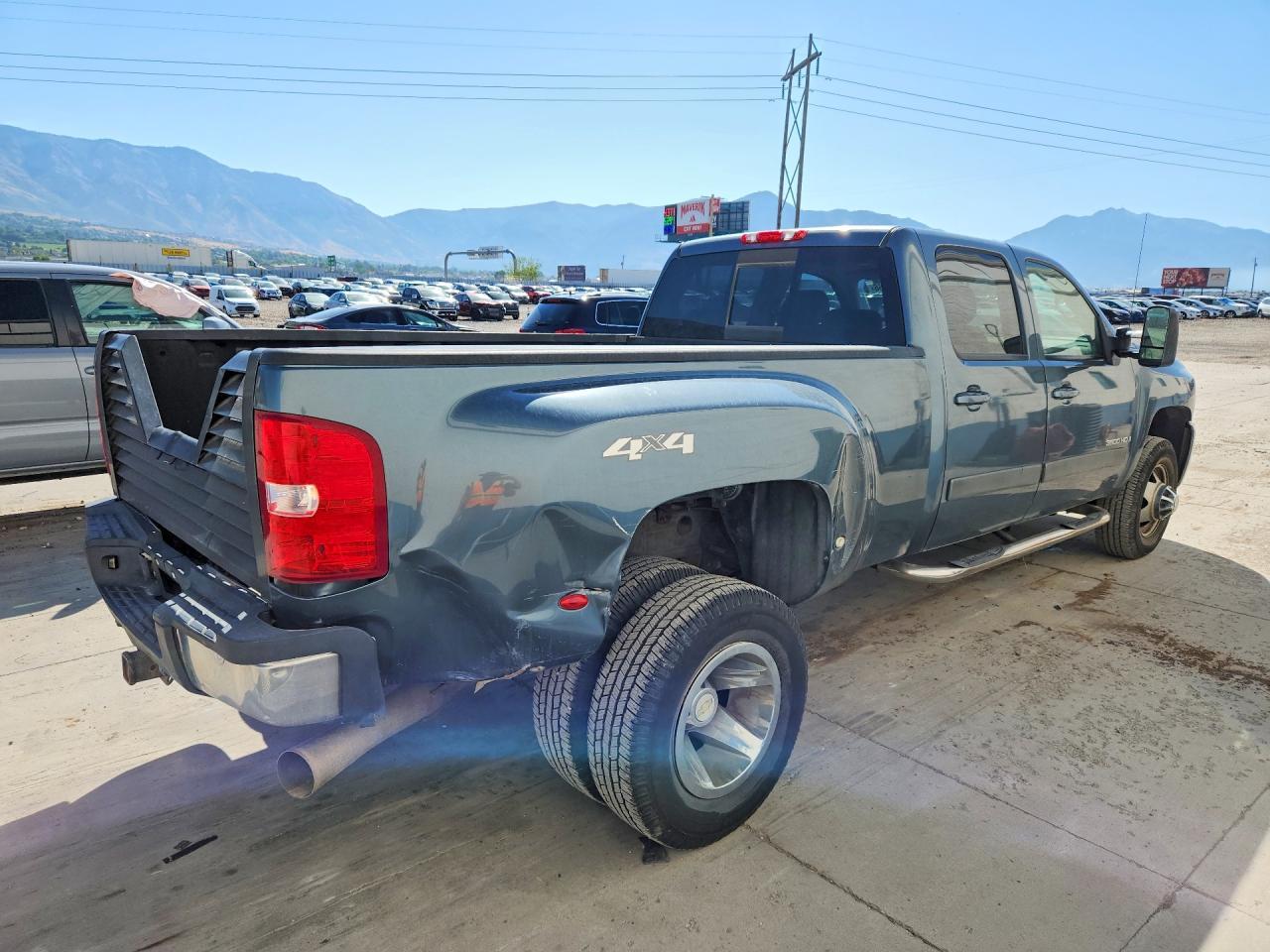 2008 Chevrolet Silverado K3500 - Image 3