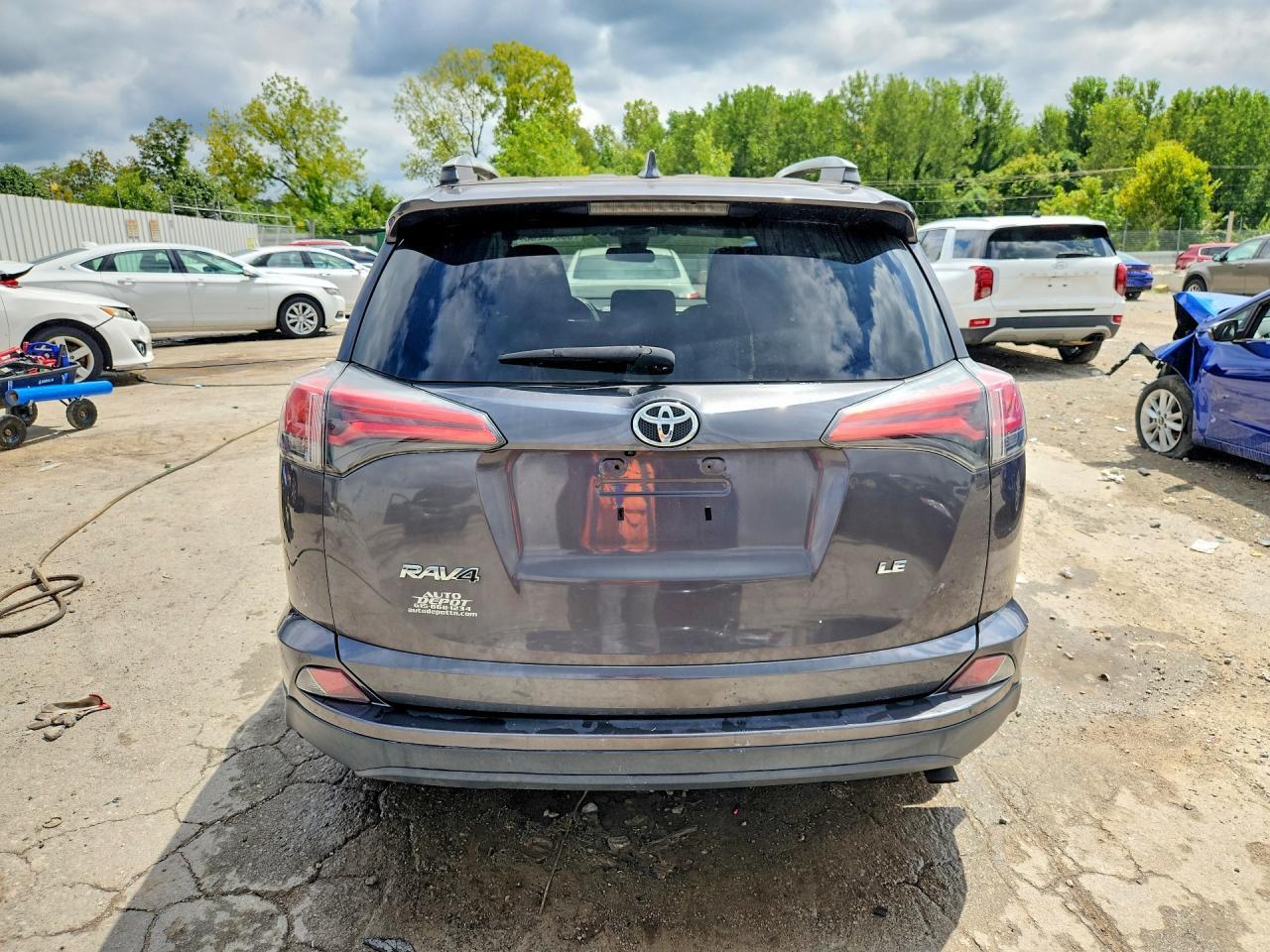 2017 Toyota Rav4 Le - Фото 6