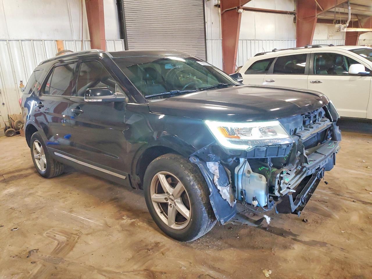 2017 Ford Explorer Xlt - Фото 4