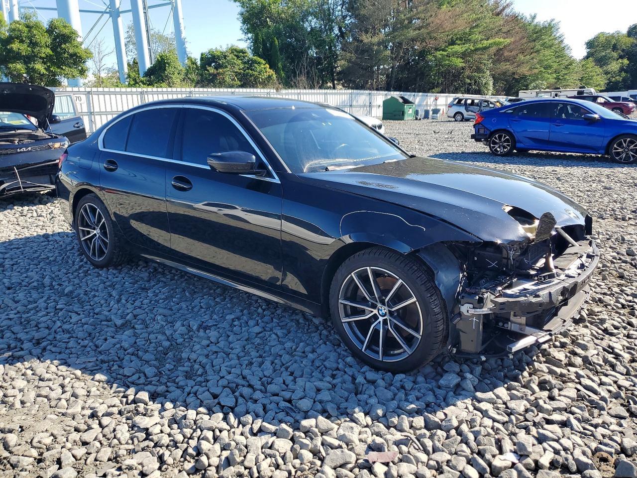 2019 BMW 330Xi - Фото 4
