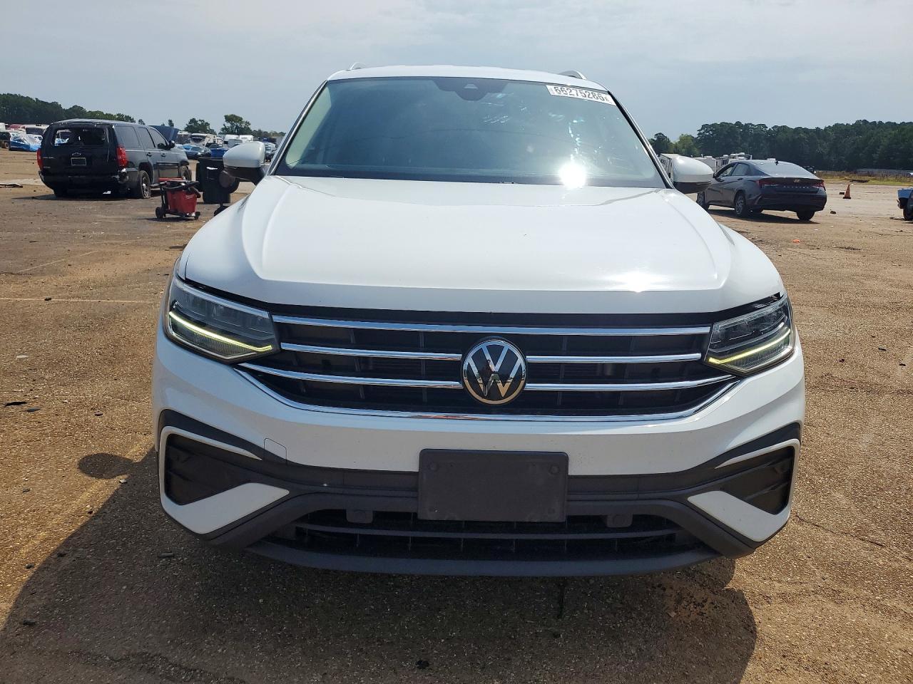 2022 Volkswagen Tiguan Se - Фото 5