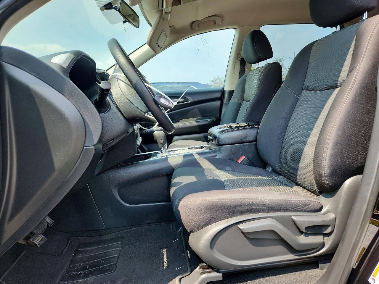 2020 Nissan Pathfinder S - Image 7