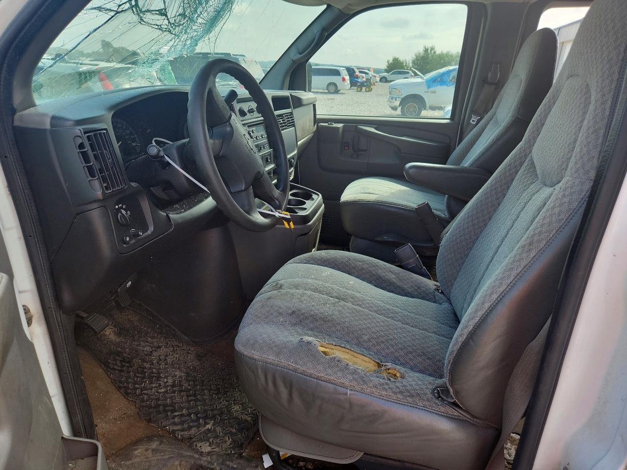2005 Chevrolet Express G3500 - Image 7