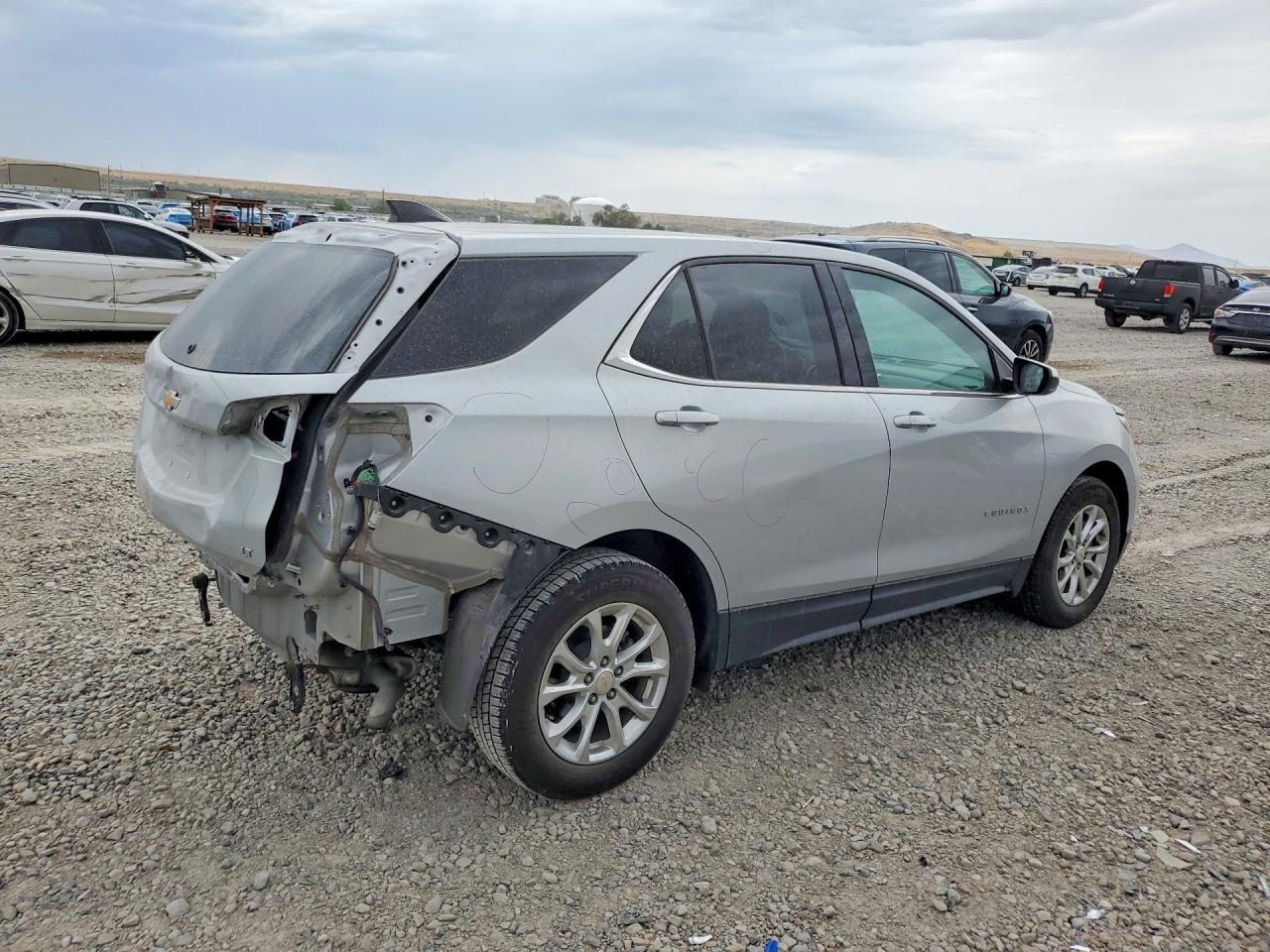 2020 Chevrolet Equinox Lt - Image 3