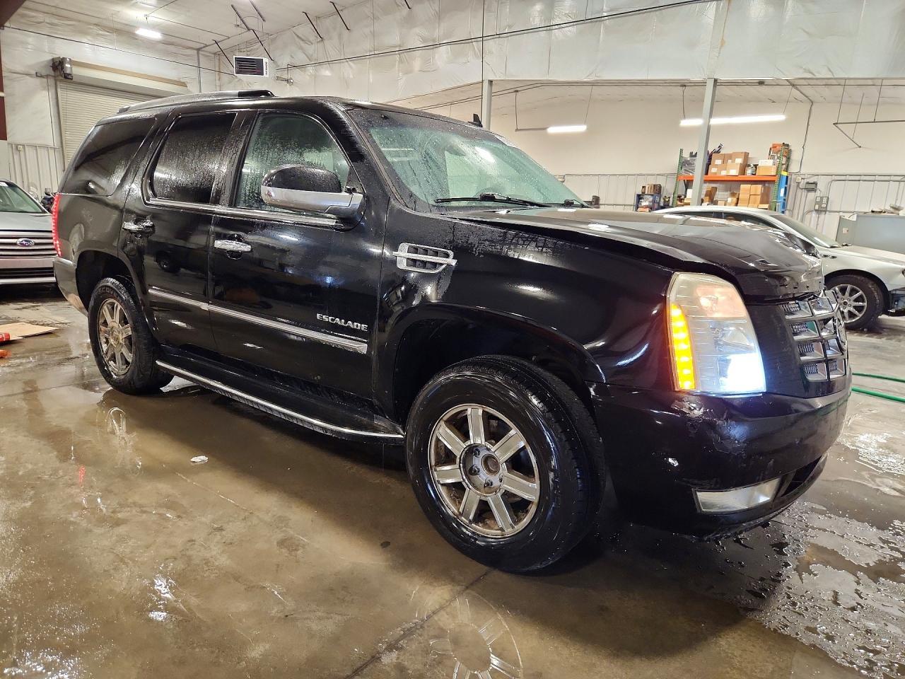 2010 Cadillac Escalade - Фото 4