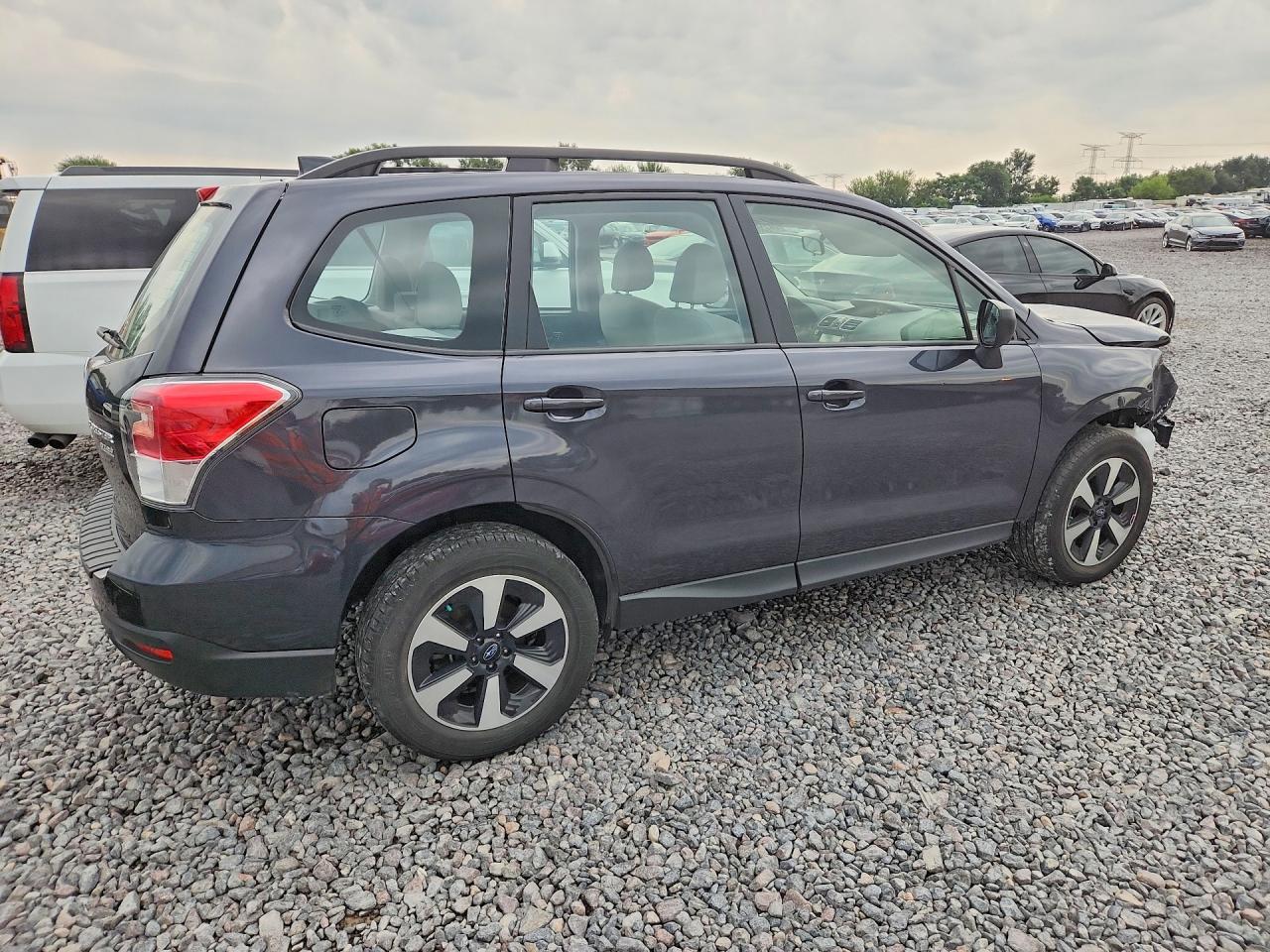 2017 Subaru Forester 2.5I - Image 3