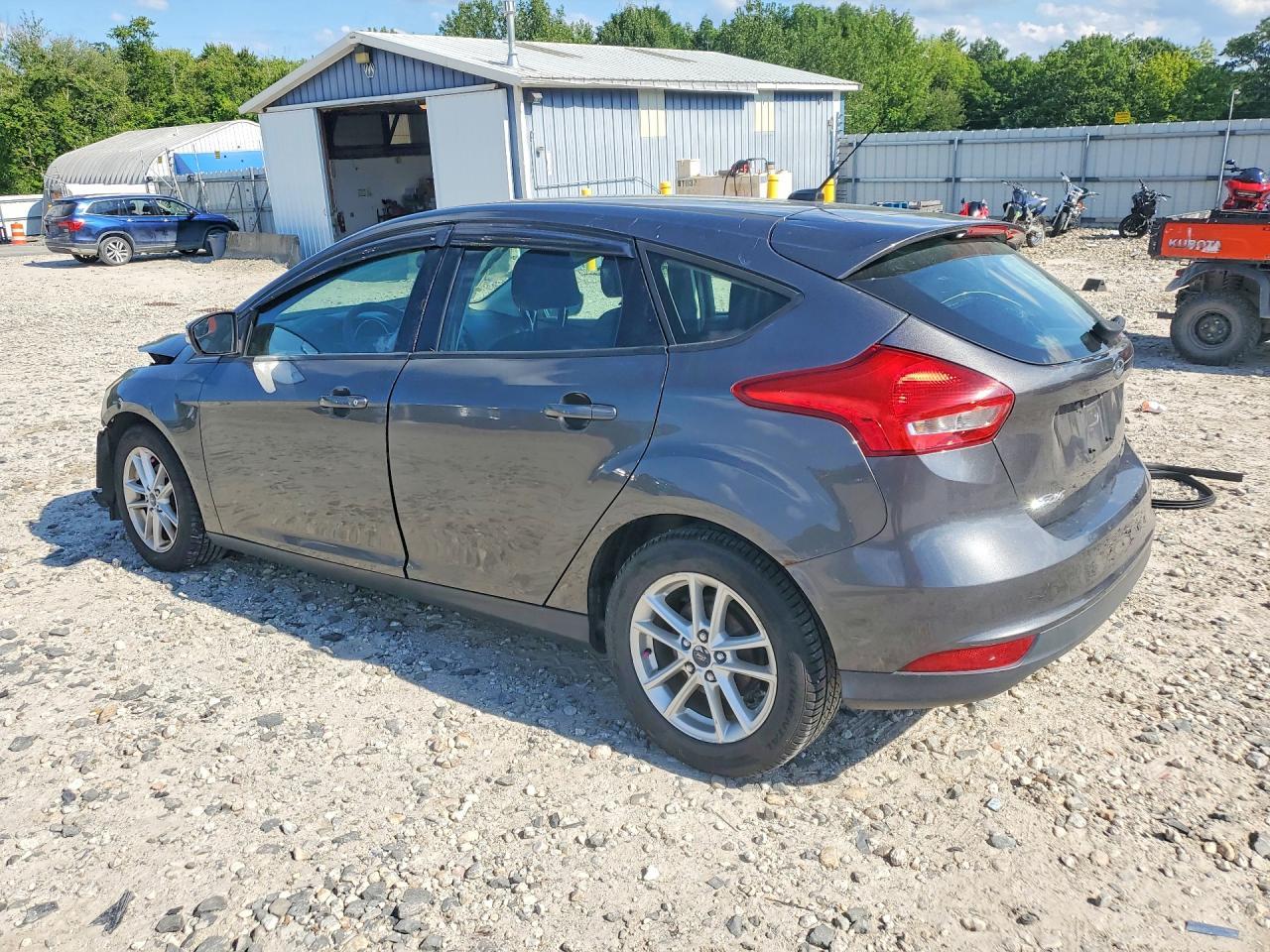 2015 Ford Focus Se - Image 2