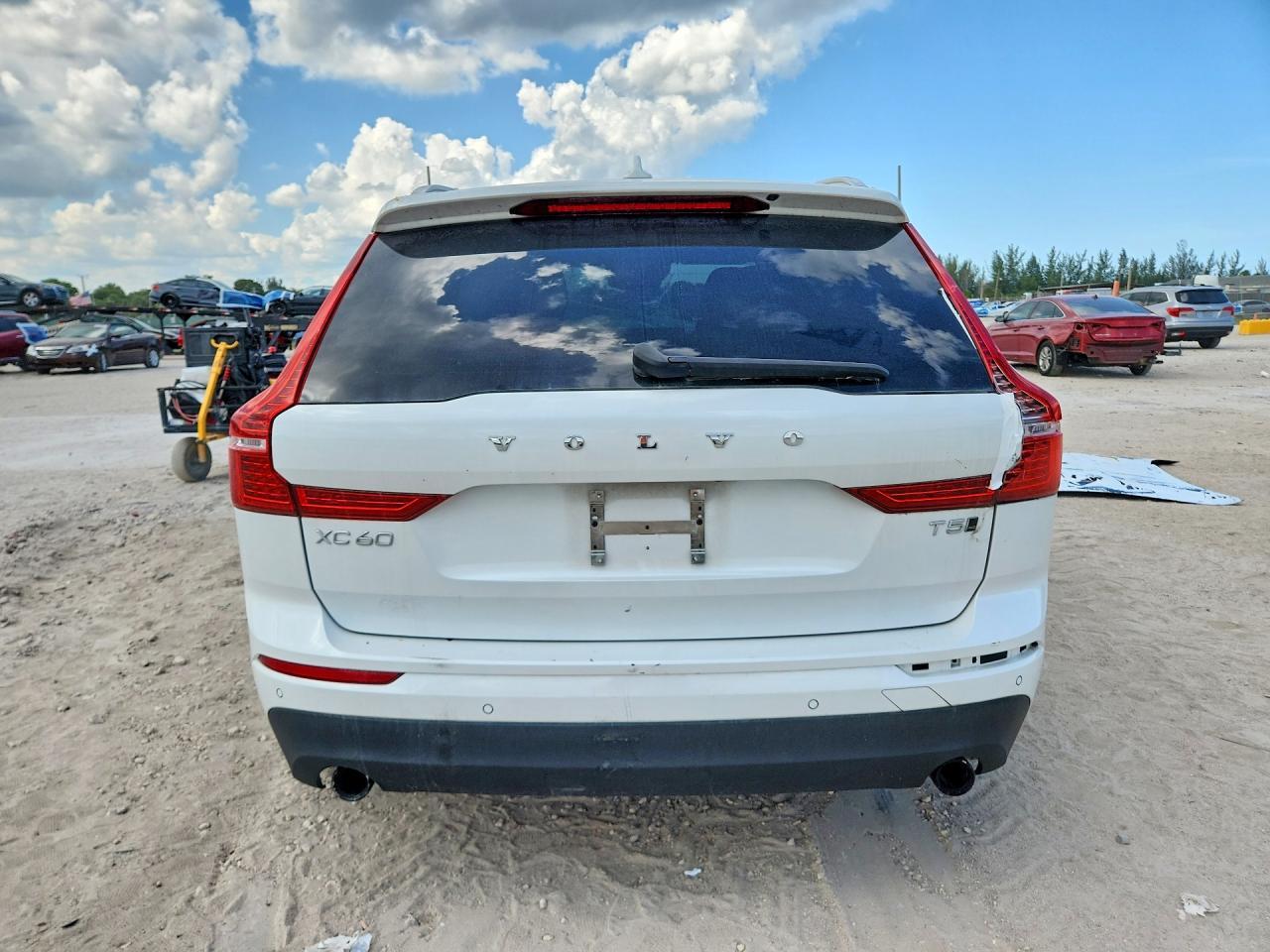 2021 Volvo Xc60 T5 Momentum - Фото 6