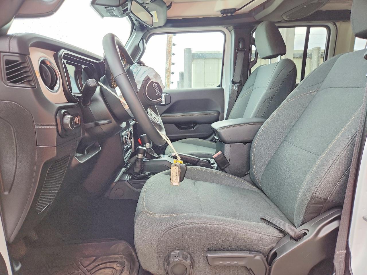 2025 Jeep Wrangler Sahara - Image 7