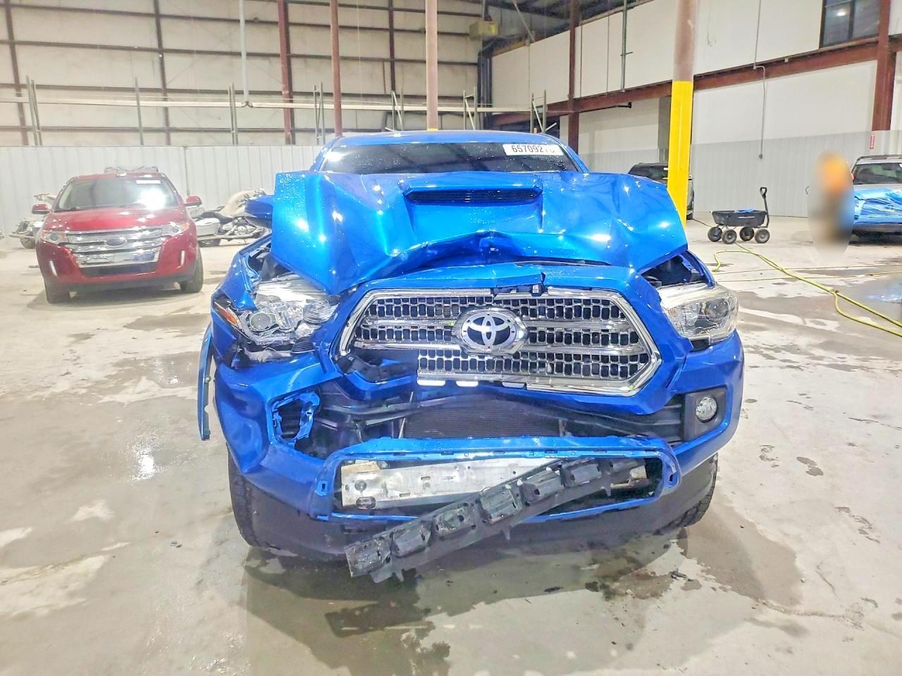 2016 Toyota Tacoma Trd Sport - Image 5