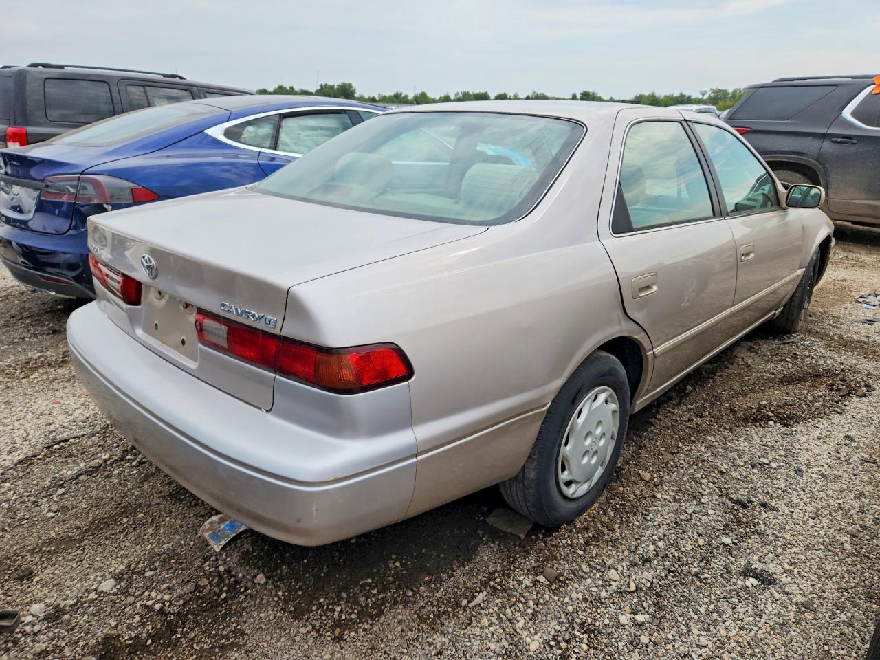 1999 Toyota Camry Le - Image 3