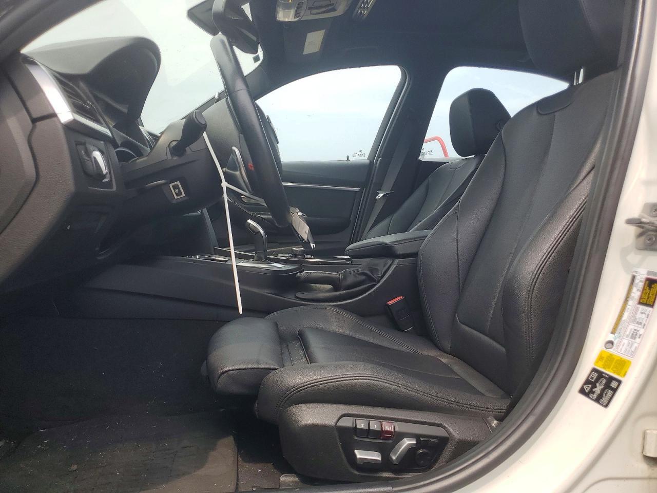 2018 BMW 330 Xi - Image 7