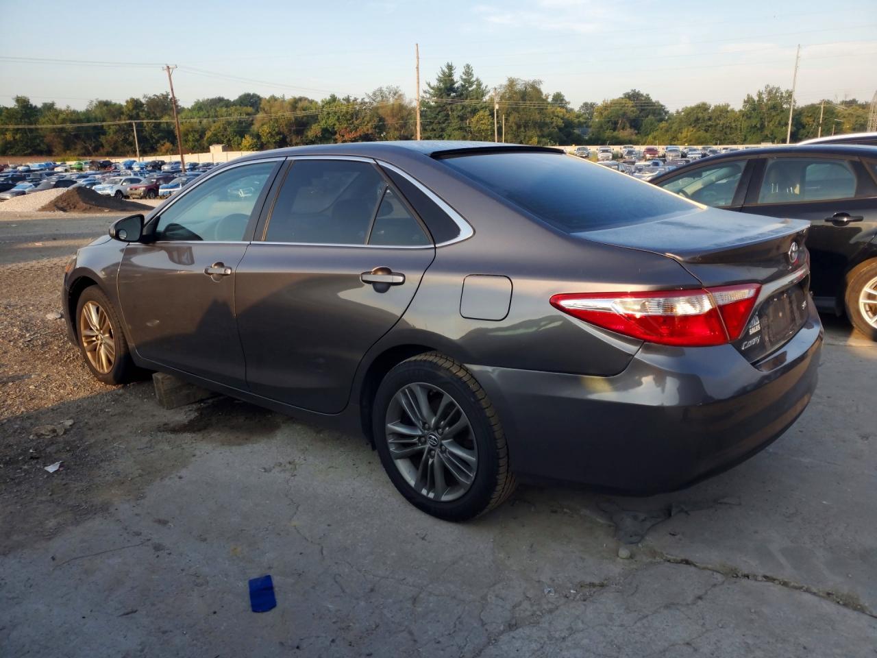 2016 Toyota Camry Se - Image 2